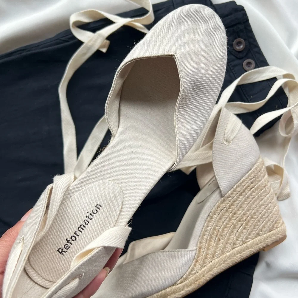 REFORMATION CAMILLA ESPRDILLES LACE UP WEDGE ✨👜
